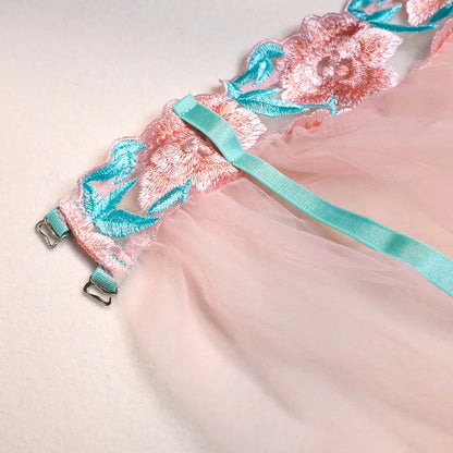 Conjunto de sujetador y bragas bordados al por mayor con falda de malla rosa
